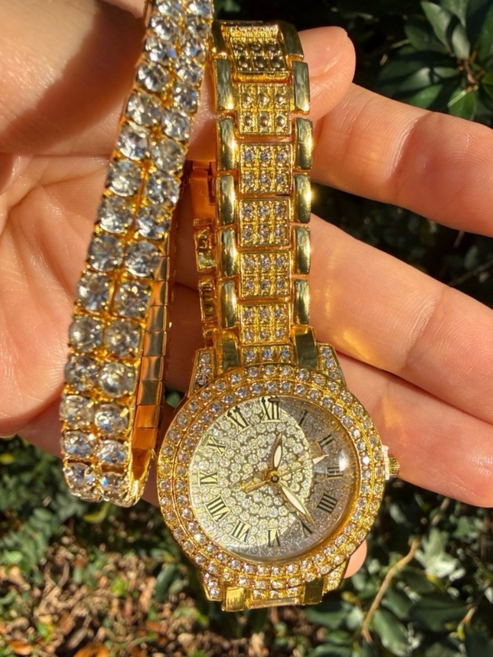 Gold Women's Watch with Bracelet SET - Picture 4 of 5